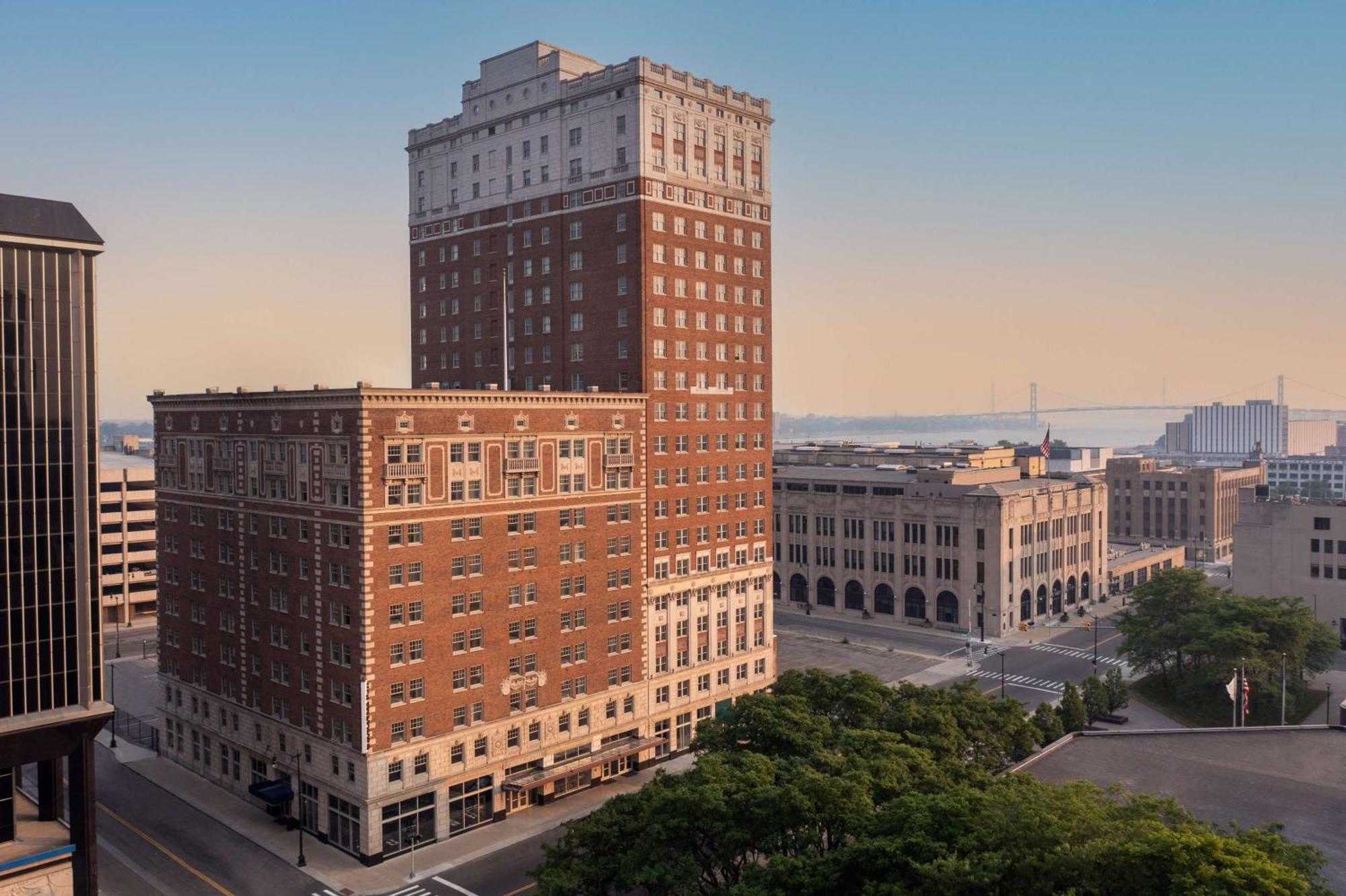 Doubletree Suites By Hilton Hotel Detroit Downtown - Fort Shelby Exterior foto